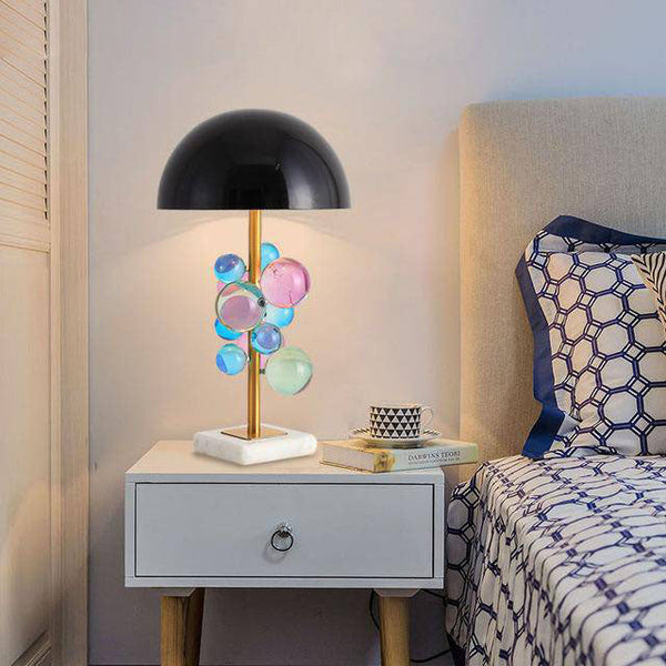 Lampe de table en marbre avec abat-jour métallique Ball