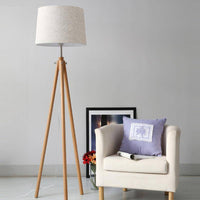 Lampadaire en bois avec abat-jour en tissu Fabric.