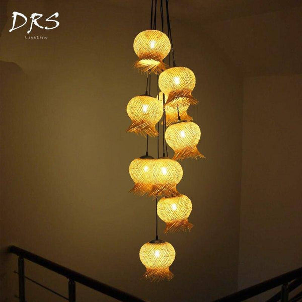 Suspension LED en rotin à formes arrondies & Création