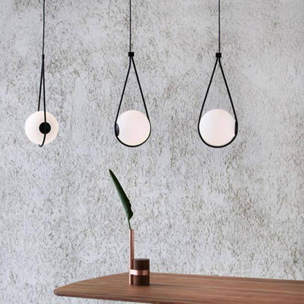Suspension Boule Design par Accrochée Studio