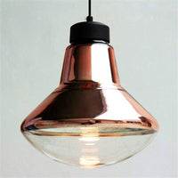 Suspension LED en métal au design rétro et formes arrondies.