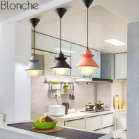 Suspension LED "Triangle Lumineux" en métal et verre