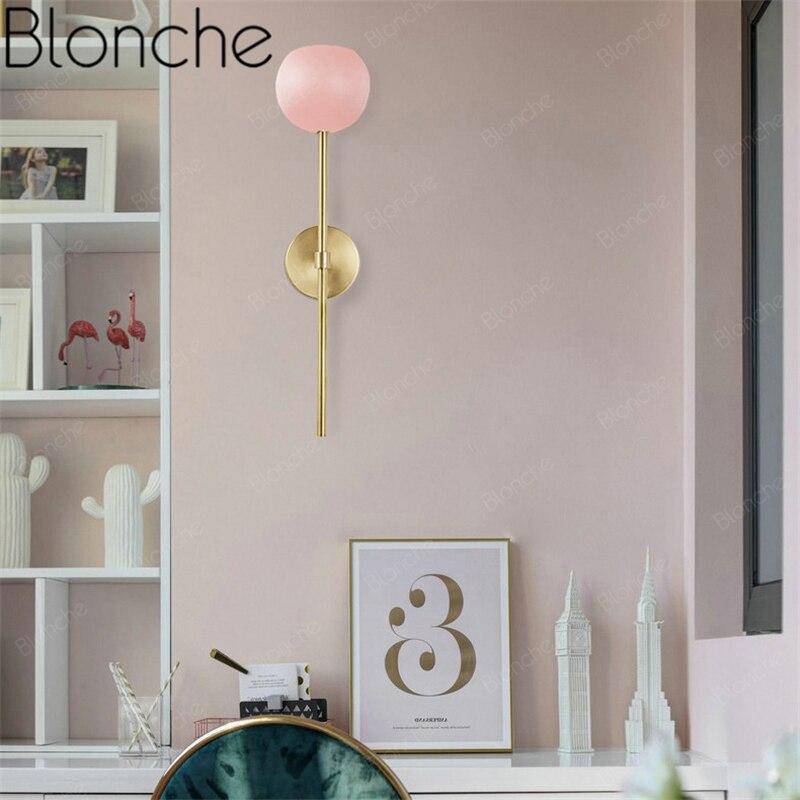 Applique murale dorée LED - Boule en verre colorée