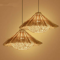Suspension Triangle Woven Straw
