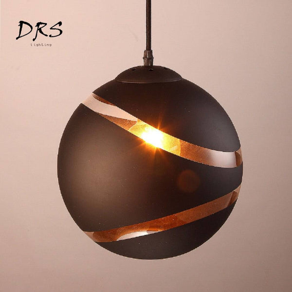 Suspension design boule découpée - Création Élégante