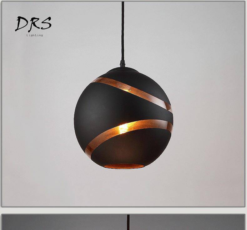 Suspension design boule découpée - Création Élégante