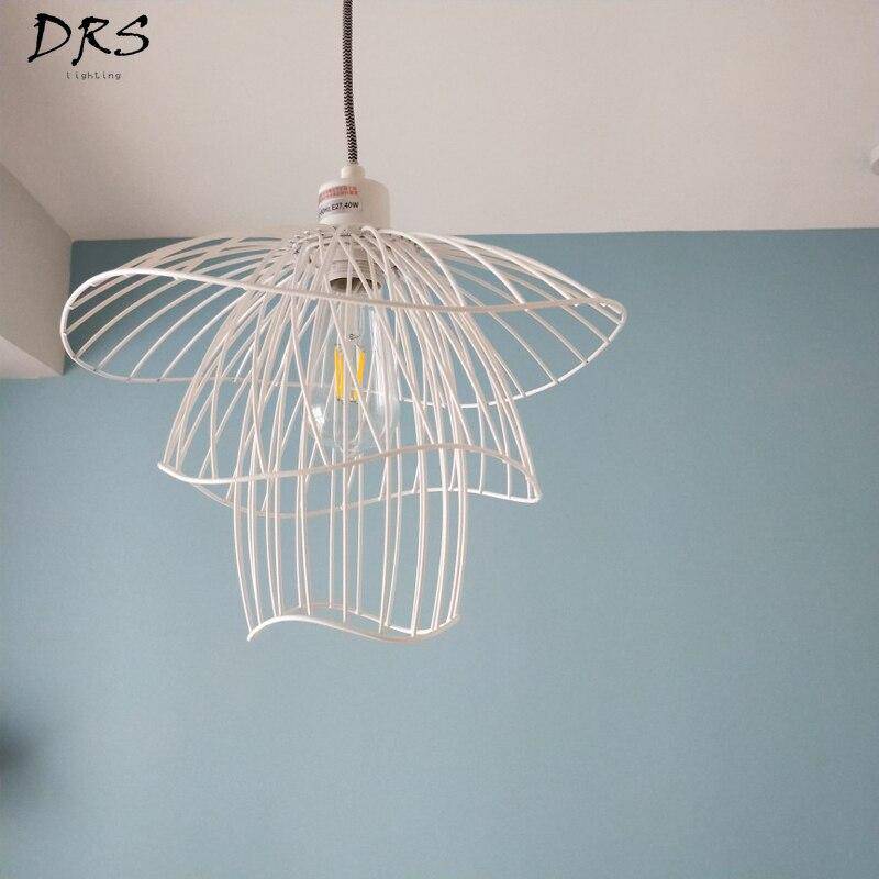 Suspension design en cage colorée