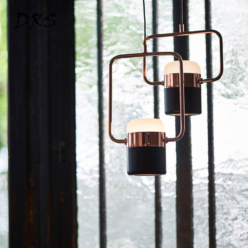 Suspension design en aluminium doré LED - Carré