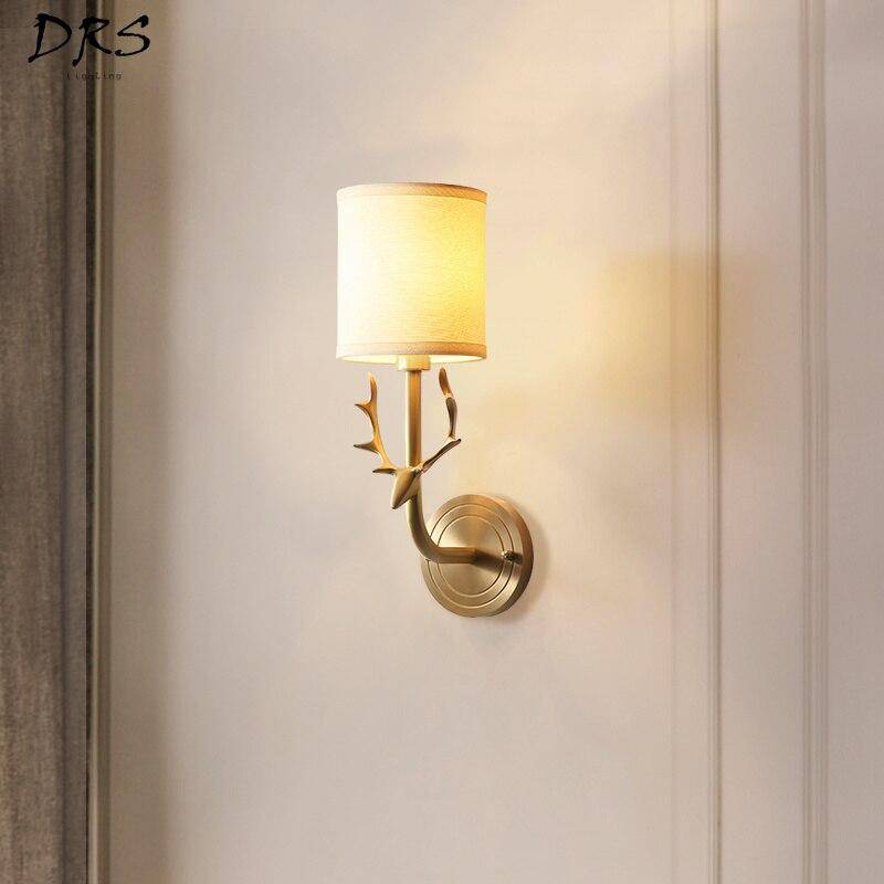 Applique murale Chic avec Cornes de Cerf et Abat-jour en Tissu