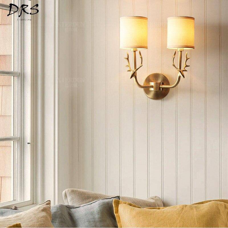 Applique murale Chic avec Cornes de Cerf et Abat-jour en Tissu