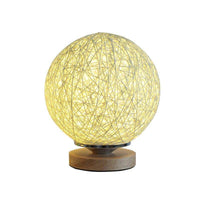 Lampe de chevet en bois épuré