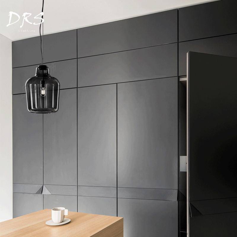 Suspension LED fumée élégante