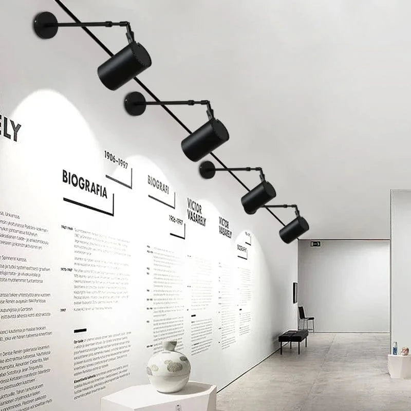 Projecteur mural LED ajustable pour salle d'exposition avec bras long | Marco Lucetti