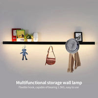 Salon Canapé Fond Simple avec Longue Bande Étagère : Éclairage Mural Protection des Yeux | Marco Lucetti
