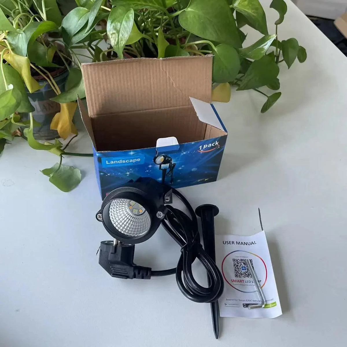 Spot extérieur Bluetooth étanche contrôlable par application pour jardin. | Marco Lucetti