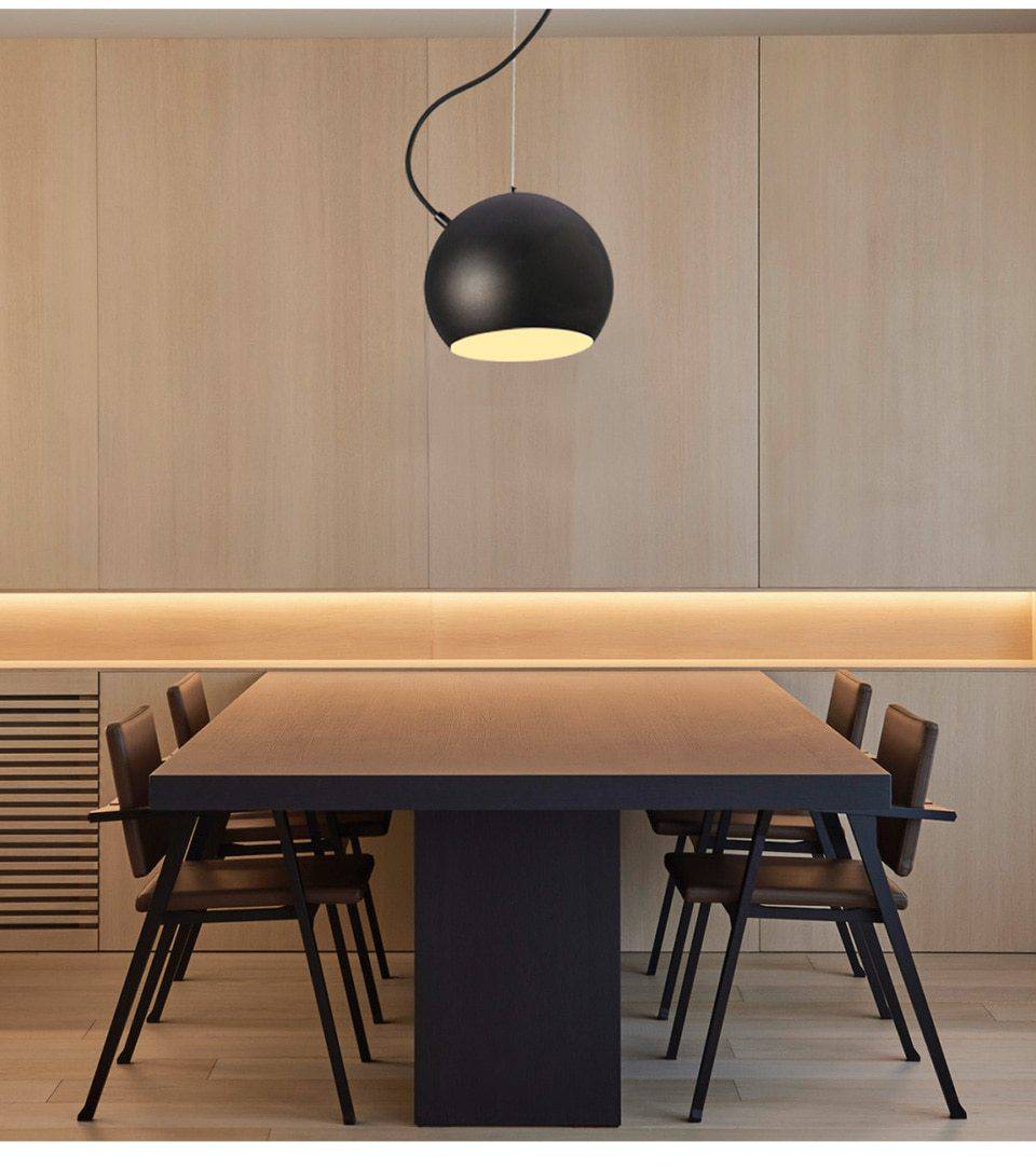 Suspension boule design noire SolideCo. | Marco Lucetti