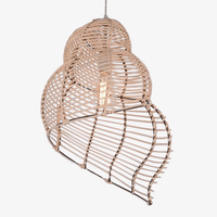 Suspension Spirale Coquillage Bois Pastoral.