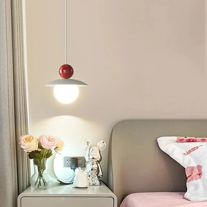 Suspension de chevet minimaliste et créative pour une ambiance télévisuelle unique | Marco Lucetti