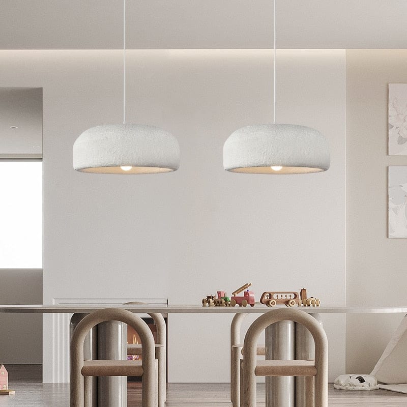 Suspension design blanche avec abat-jour arrondi Mango. | Marco Lucetti