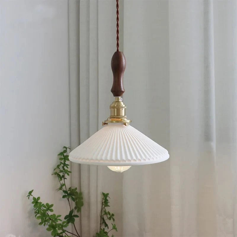 Suspension  design en céramique associant prise en cuivre et bois | Marco Lucetti