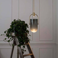 Suspension design en verre avec spot doré | Marco Lucetti