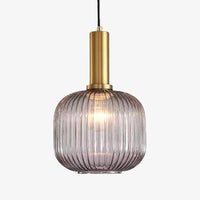 Suspension en verre coloré et base dorée, style élégant.