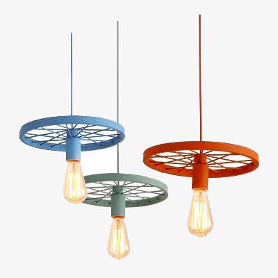 Suspension design vintage en métal en forme de roue