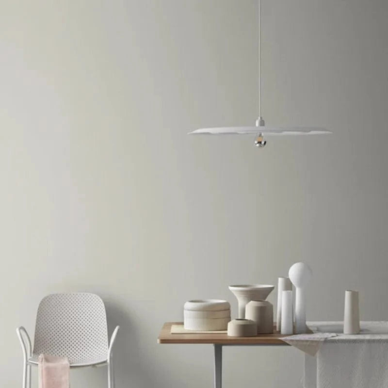 Suspension Design Soucoupe Volante Minimaliste | Marco Lucetti