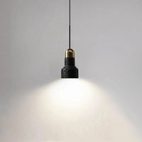 Suspension en pierre galactique | Marco Lucetti