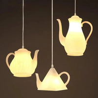 Suspension en résine avec tasse de thé et théière - Édition Thématique | Marco Lucetti