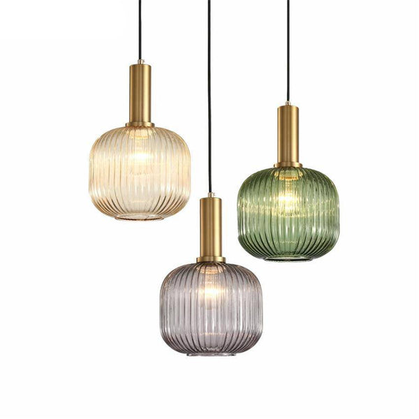 Suspension en verre coloré et base dorée, style élégant. | Marco Lucetti