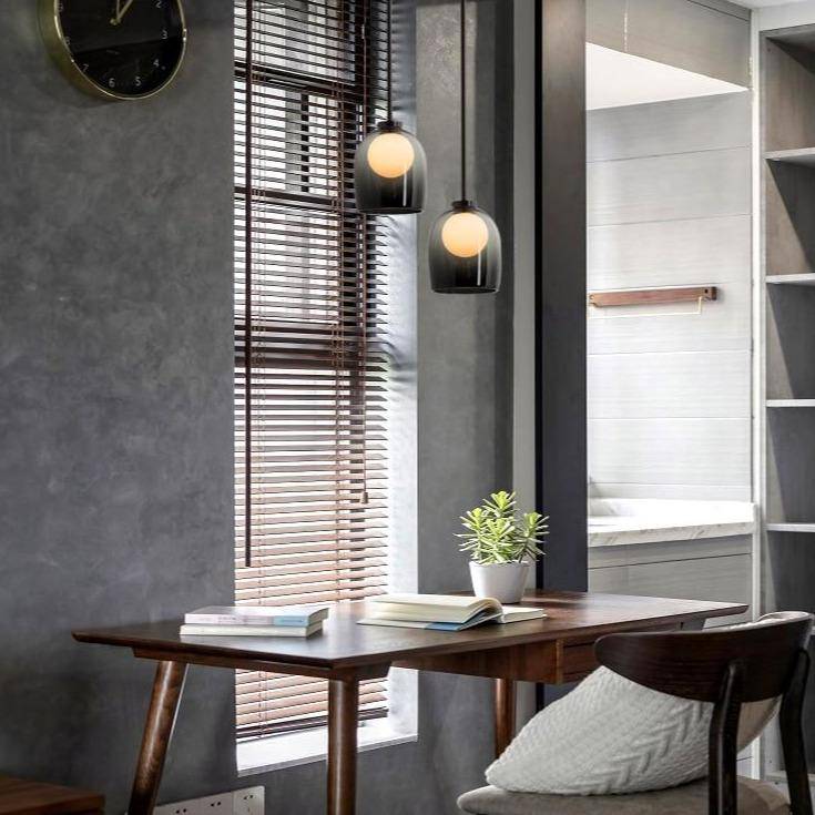 Suspension en verre fumé avec boule intégrée | Marco Lucetti