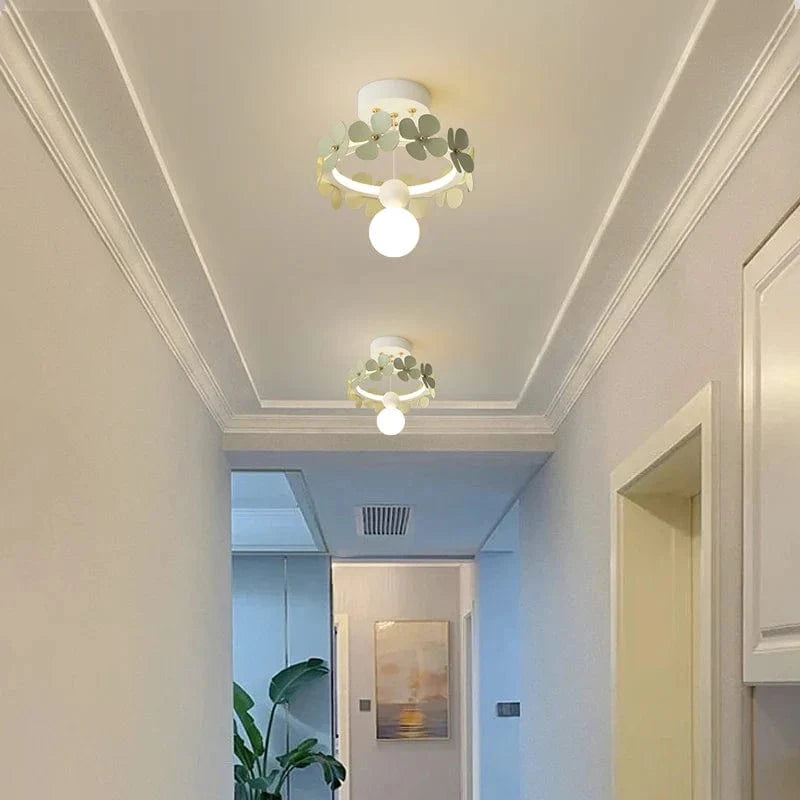 Suspension florale moderne et minimaliste pour un salon design | Marco Lucetti