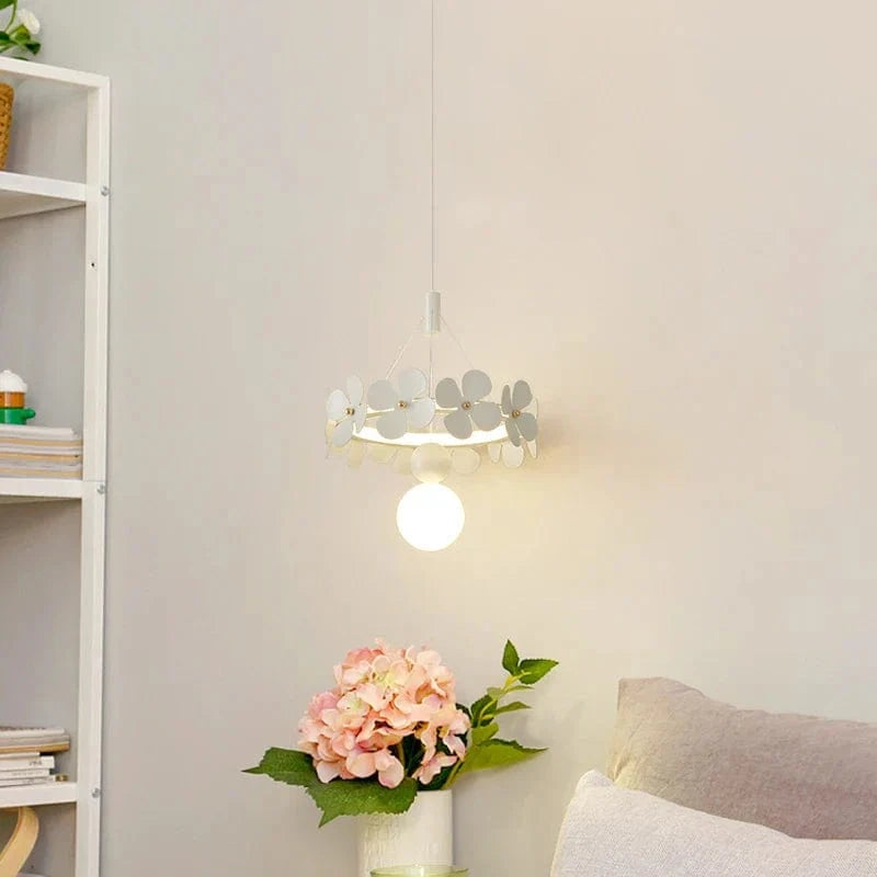 Suspension florale moderne et minimaliste pour un salon design | Marco Lucetti