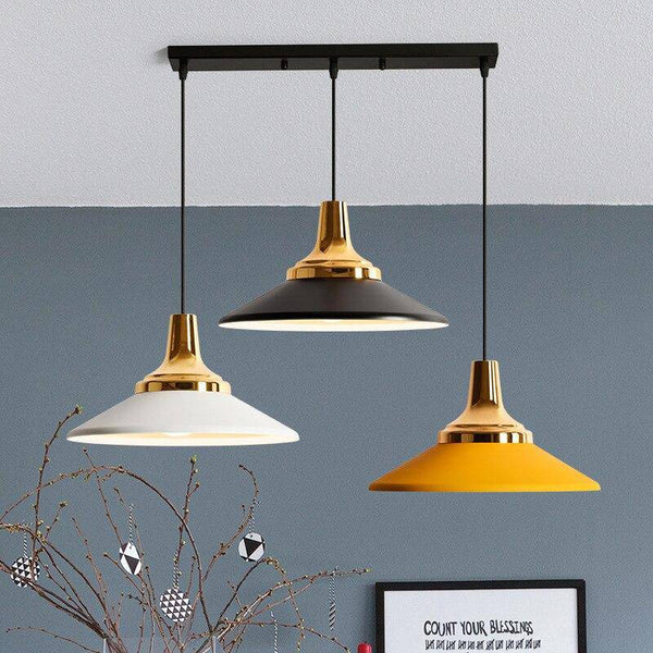 Suspension industrielle design colorée avec support doré. | Marco Lucetti