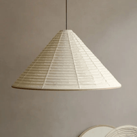 Suspension Japonaise en cône de papier de riz pour un salon de thé plein d'atmosphère | Marco Lucetti