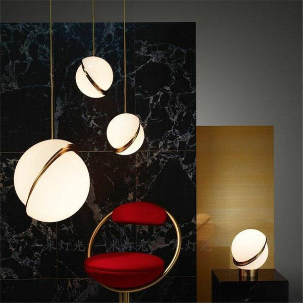 Suspension LED demi-sphère blanche "Lumière Phube" | Marco Lucetti