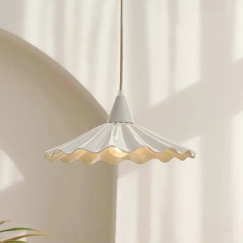 Suspension LED en céramique blanche par un créateur de mode | Marco Lucetti