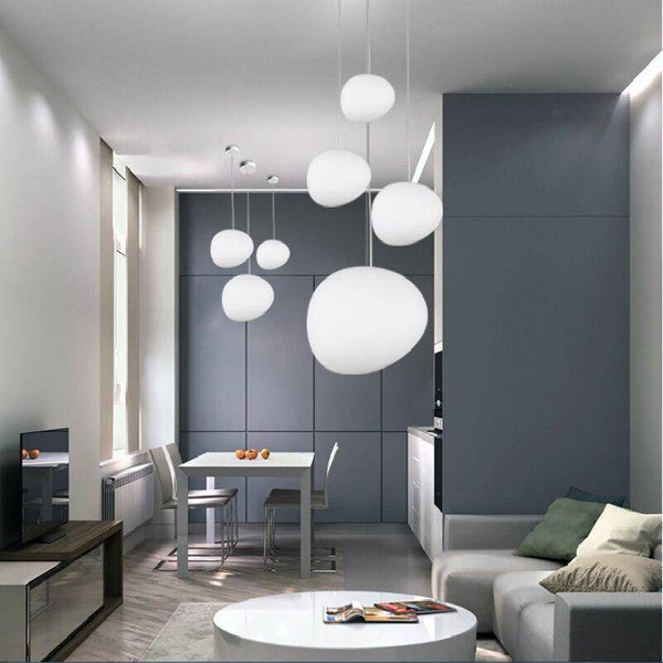 Suspension LED en verre blanc au design élégant | Marco Lucetti