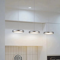 Suspension LED nordiques en fer avec 3 têtes chromées | Marco Lucetti