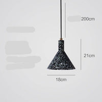 Suspension LED triangle en ciment terrazzo | Marco Lucetti Noir / Froide