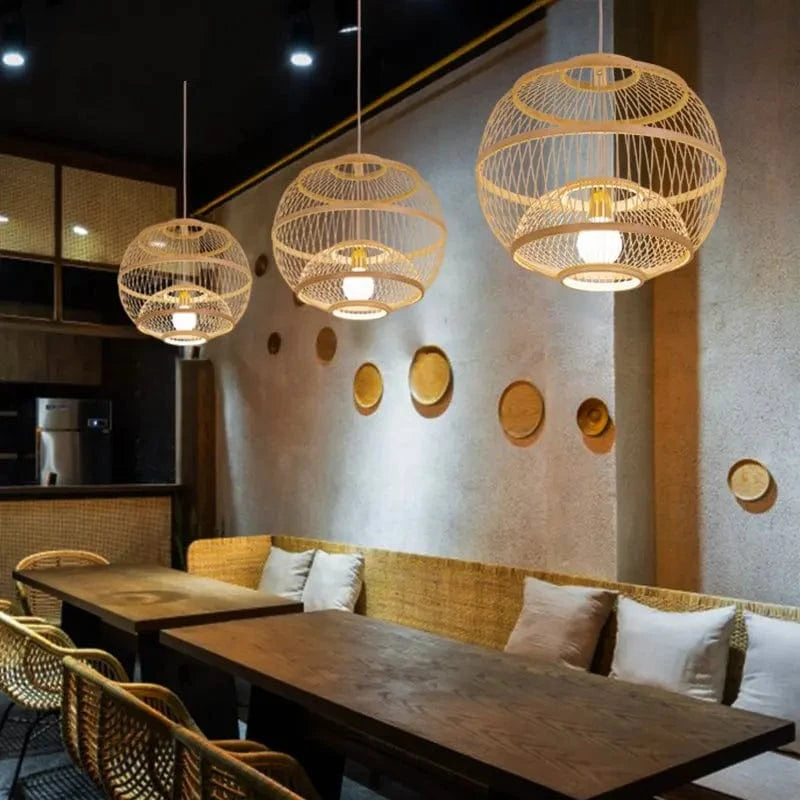 Suspension Lumières Vintage en Bambou Tressé LED pour Salon de Thé, Hôtel, Maison d'Hôtes et Restaurant | Marco Lucetti