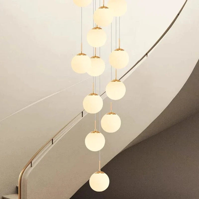 Suspension luminaire nordique pour éclairer l'intérieur de votre escalier. | Marco Lucetti