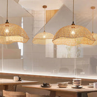 Suspension lumineuse en bambou tissé à la main pour une ambiance rétro. | Marco Lucetti