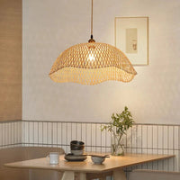 Suspension lumineuse en bambou tissé à la main pour une ambiance rétro. | Marco Lucetti