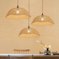 Suspension lumineuse en bambou tissé à la main pour une ambiance rétro. | Marco Lucetti