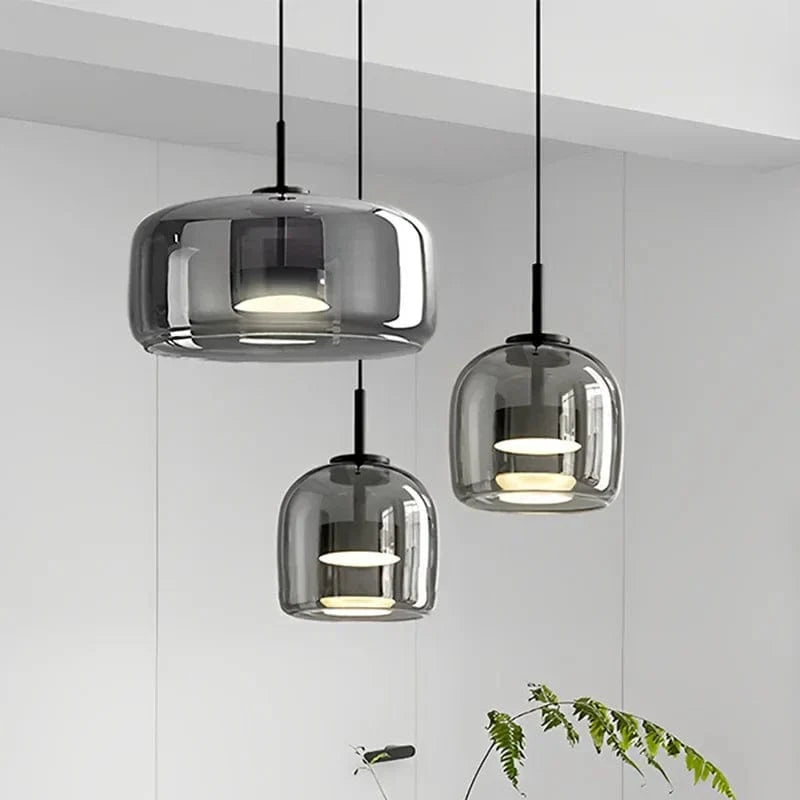 Suspension lumineuse en verre au design nordique contemporain | Marco Lucetti