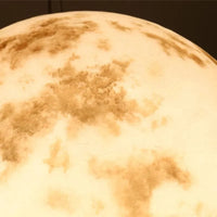 Suspension lunaire en résine fantaisie avec LED | Marco Lucetti