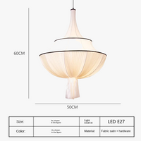 Suspension Médiévale Française en Tissu de Luxe