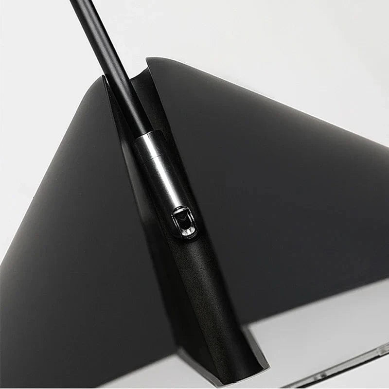 Suspension Nordique Conique en Métal LED. | Marco Lucetti